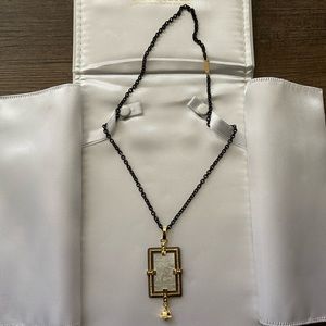 Na Hoku stunning mother of pearl 18k necklace